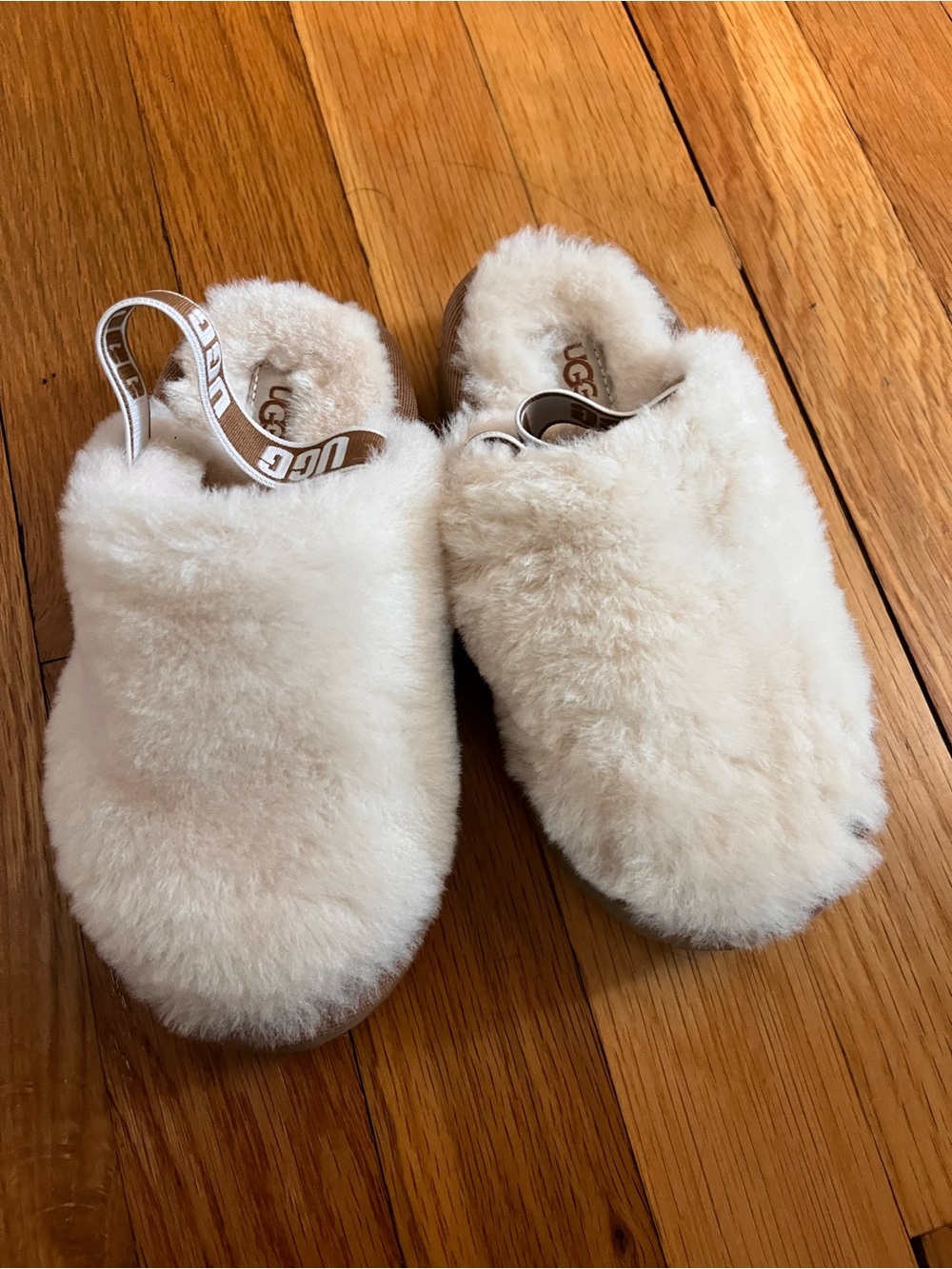UGG Kids Cream Fluffy Shearling Slide Slippers with Logo Heel Strap